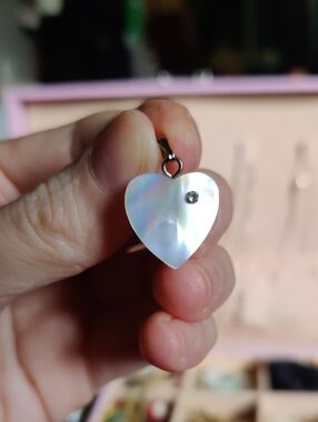 Hand Carved Mother Of Peael Heart Pendant Charm - Women Jewelry